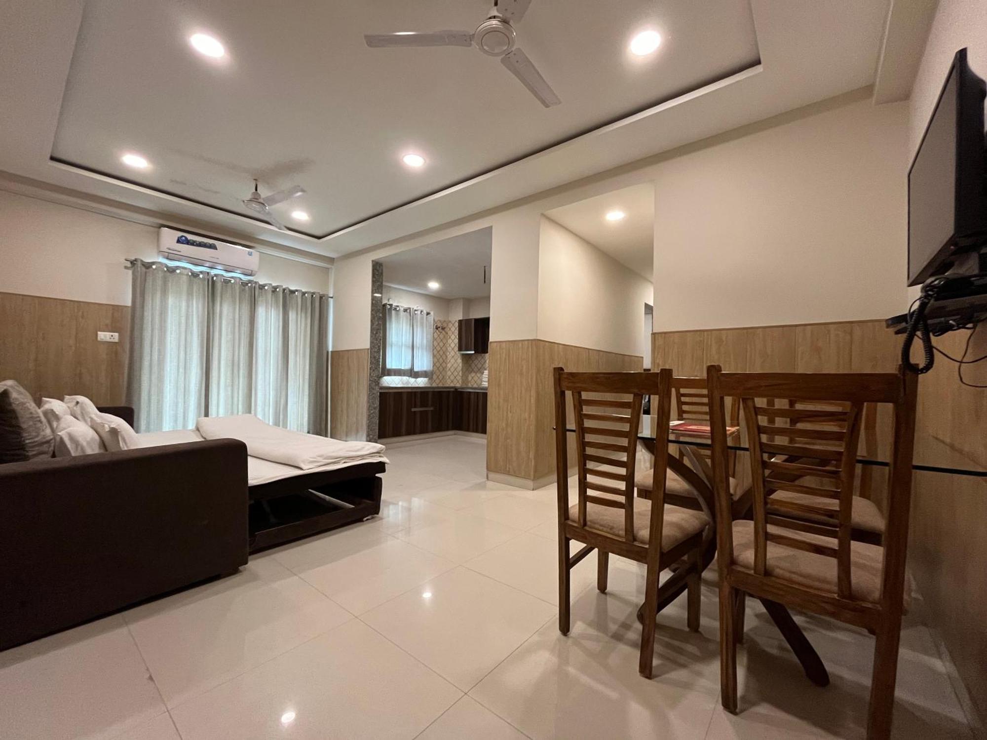 Hotel Shri Radha Nikunj - Opposite Prem Mandir Вриндавана Экстерьер фото