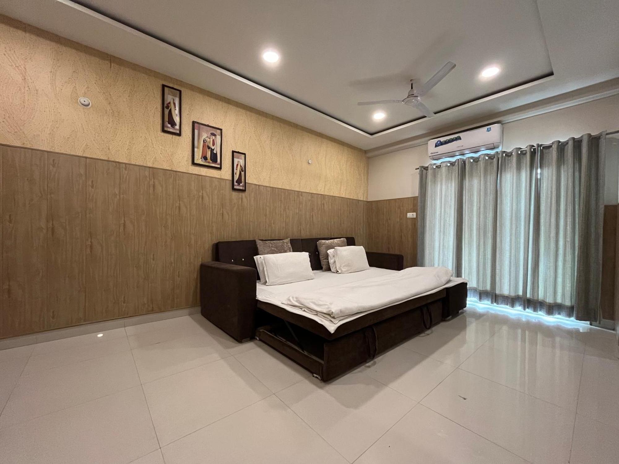 Hotel Shri Radha Nikunj - Opposite Prem Mandir Вриндавана Экстерьер фото
