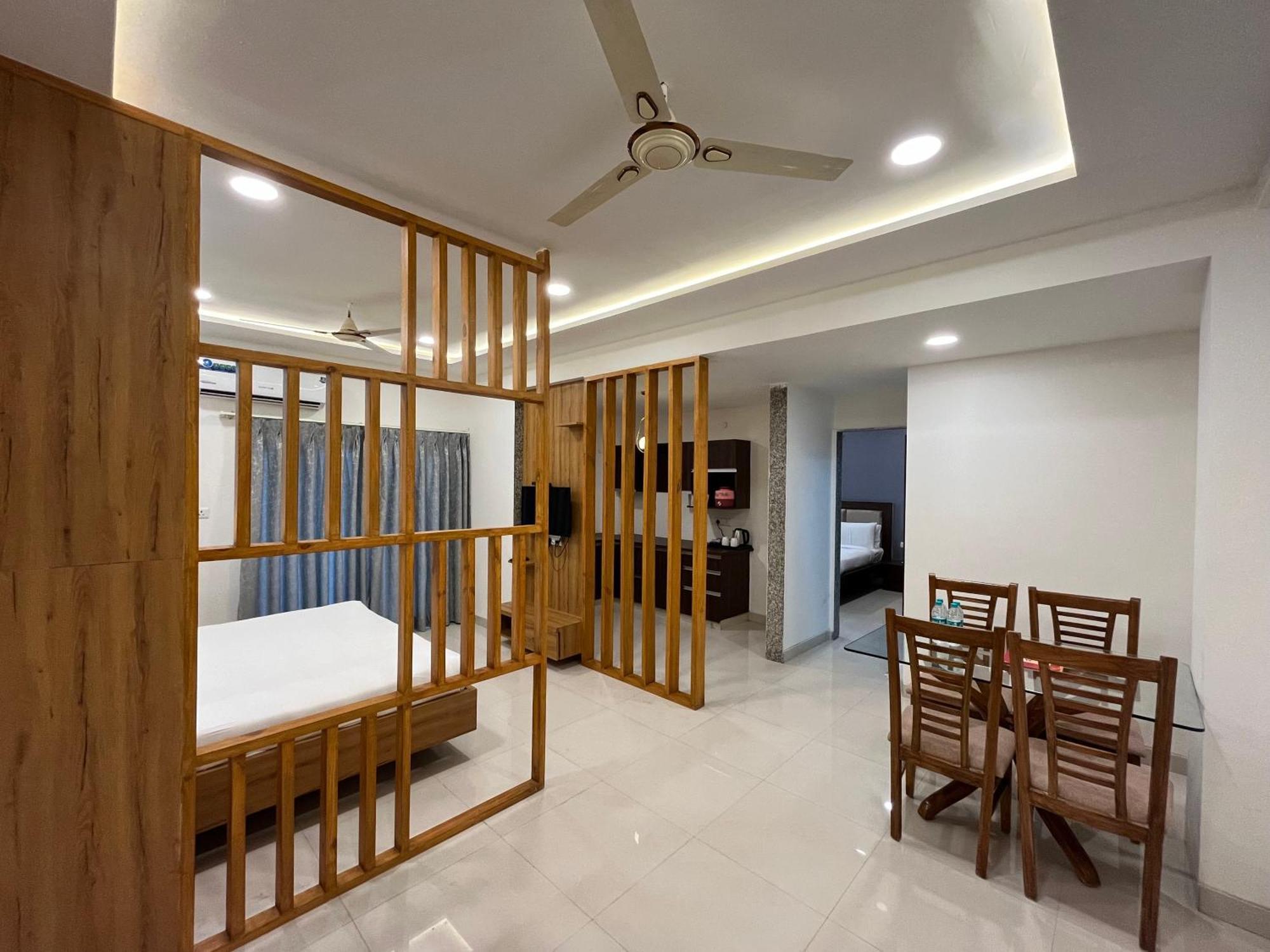 Hotel Shri Radha Nikunj - Opposite Prem Mandir Вриндавана Экстерьер фото